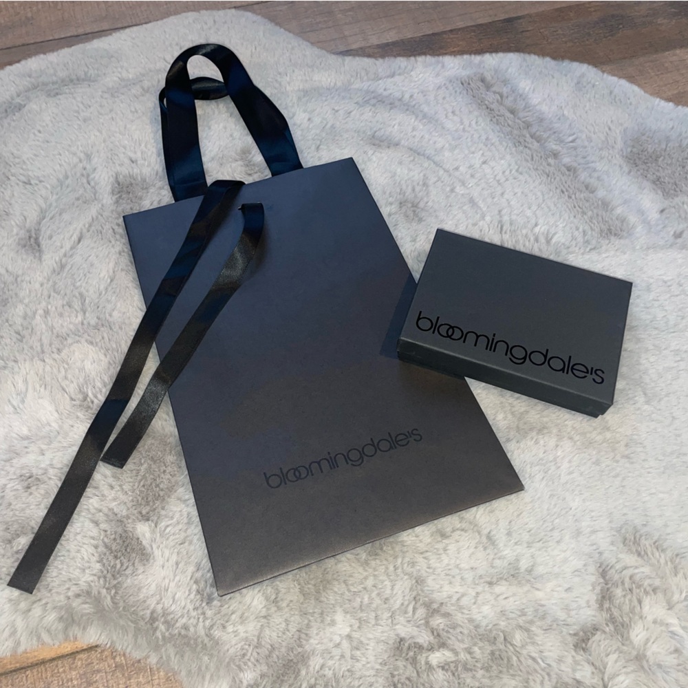 Bloomingdale's gift set